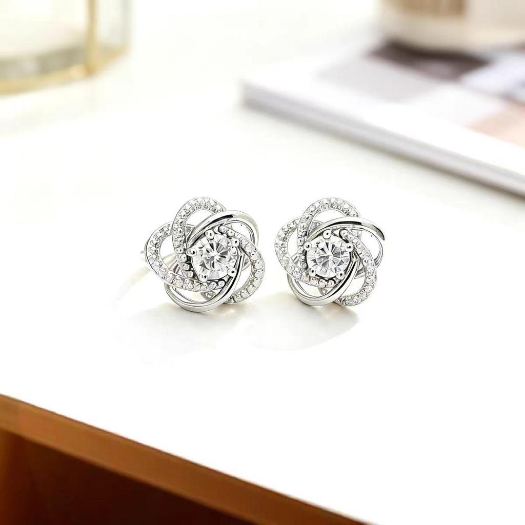 Kolczyki sztyfty S925 Srebrna Igła Kwiatowe z Diamentem - Prosta, Uniwersalna Biżuteria Damska