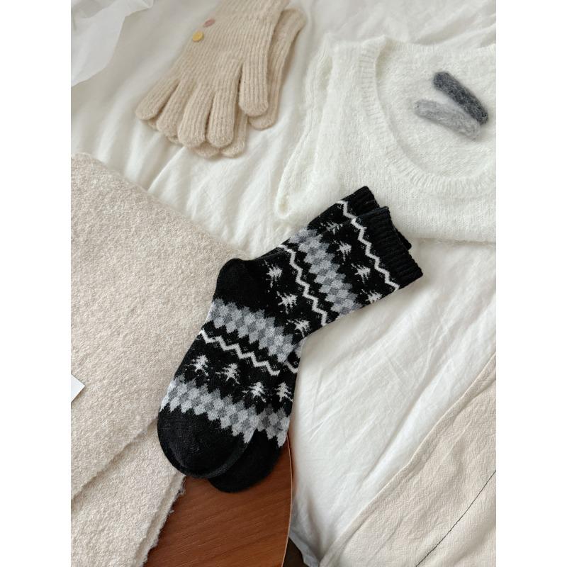 

Woolen Socks for Women in Autumn and Winter, Mid-calf Thickened with Fleece, Warm and Sweat-absorbent Long Stockings 1 pair чорний