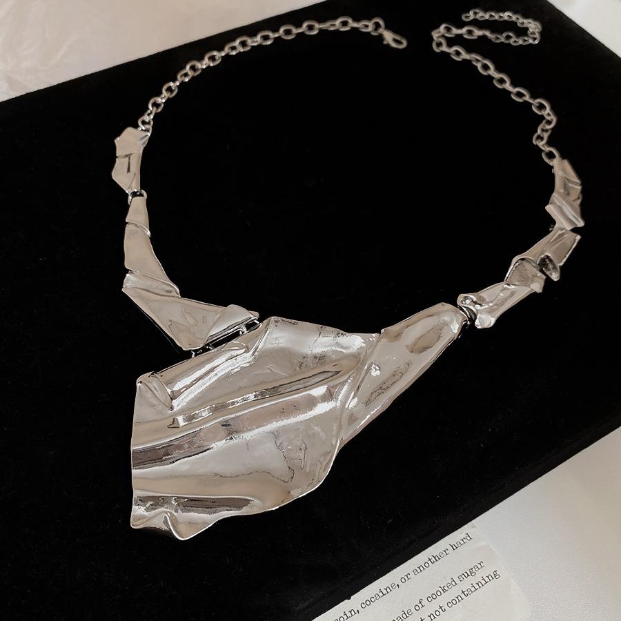 European and American Cross-border Exaggerated Geometric Flower Necklace Accessories Women's Summer High-end Clavicle Chain Niche Personality Items