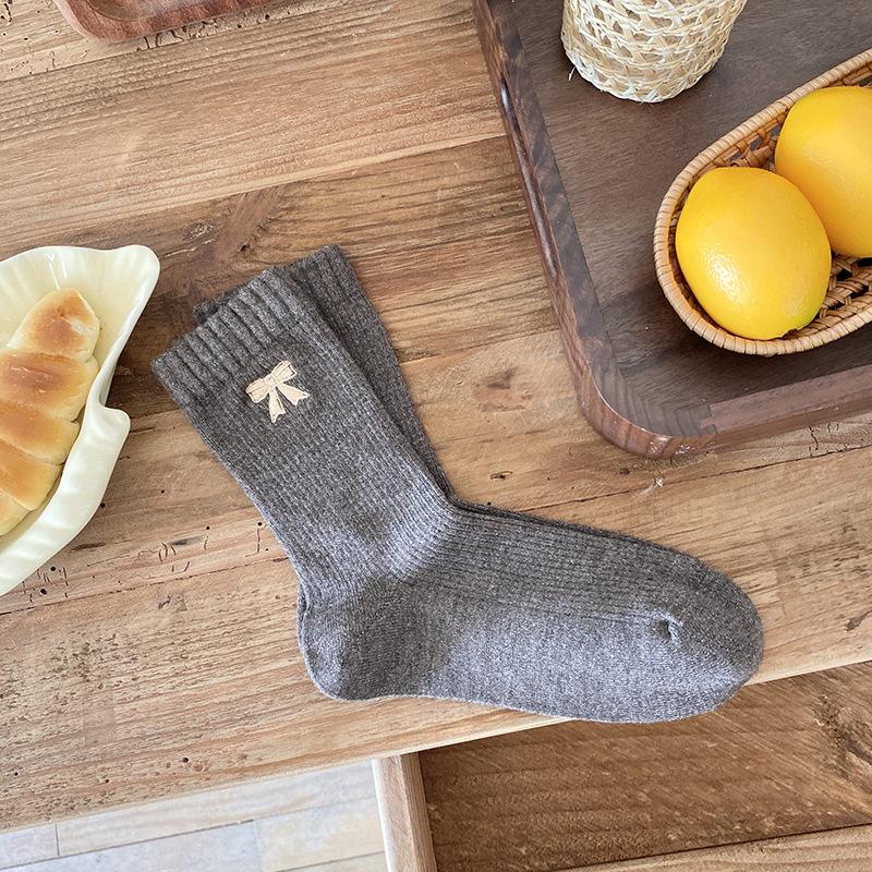 

Женские осенне-зимние носки-гольфы однотонные, милые, новые, дышащие, влагоотводящие, дезодорирующие 1 pair