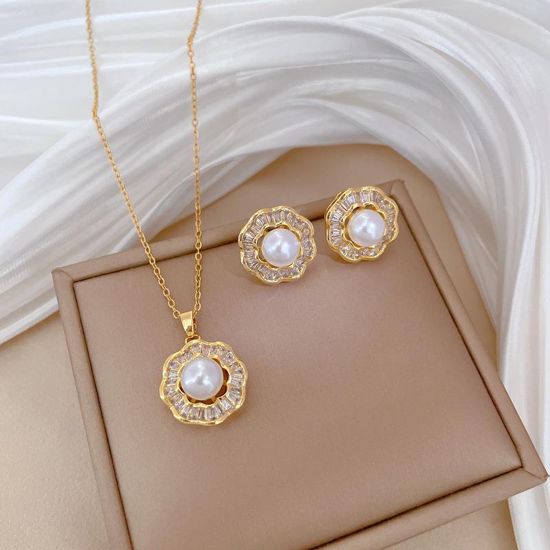 Necklace Earrings Set Light Luxury Heavy Industry Pearl Full Diamond Personality Temperament Banquet Earrings Item Group