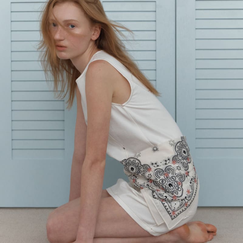 LCVE EMBROIDERY COTTON SCARF_IVORY
