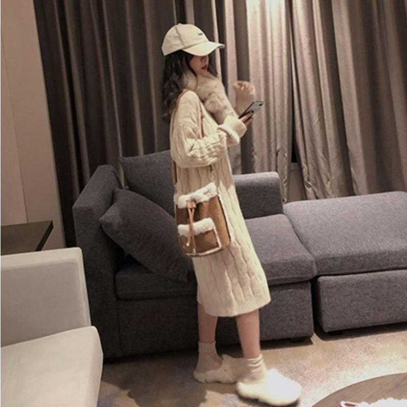 Retro medium and long round neck twist bottom knitted sweater skirt for women, loose in autumn and winter, lazy wind over the knee thickened