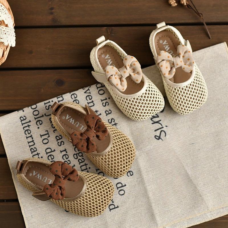 Anti-slip Girls' Sandals with Hollow and Breathable Soles, Outdoor Soft-Topped Baby Shoes