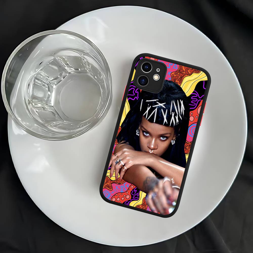 

R-Rihanna Popular Singer Star Silicone Matte Phone Case For iphone 13 14 15 16 Pro Max 11 12 X Xs Max Soft Cover iphone 15pro max
