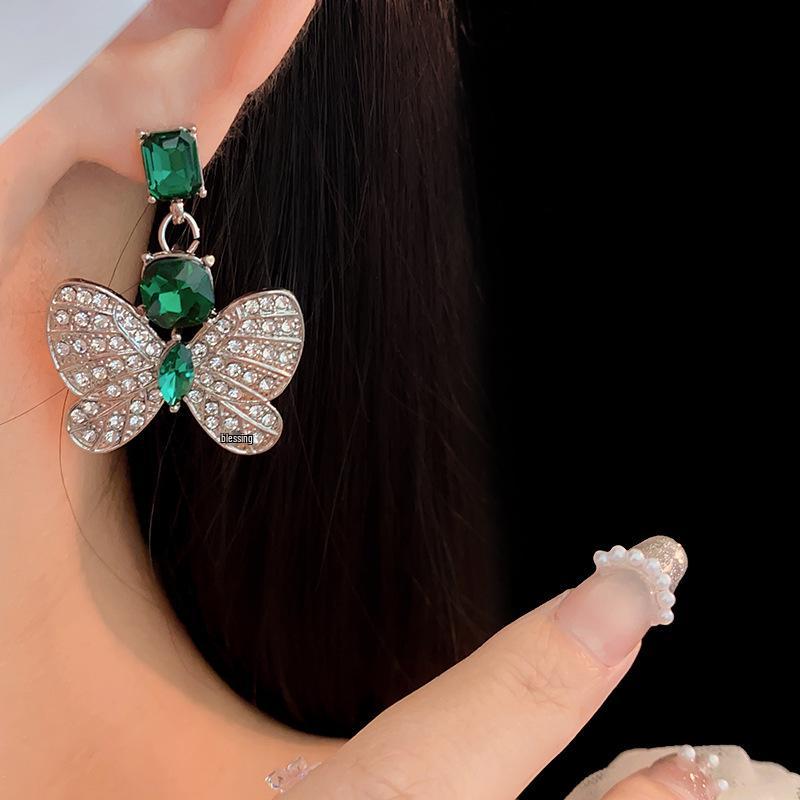 Vintage Silver Butterfly Earring & Necklace Set with Diamond Inlay - Elegant & Luxurious Women's Jewelry
