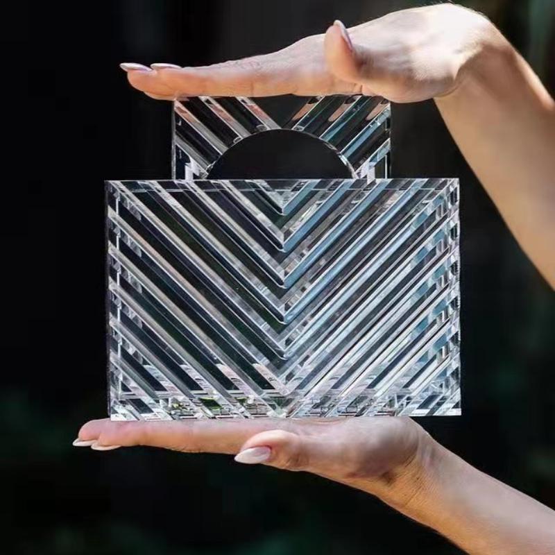 

Clutch New Simple Handbag Acrylic Trendy Transparent Evening Bag Designer Handbags Women Designer Luxury University Woman Tote 18x12x5cm прозрачный