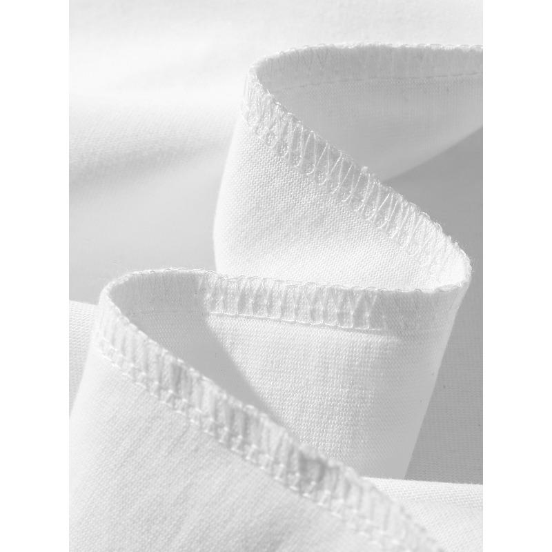 European sizes Stylish Oversized White T-Shirt with Gold Lion Head Graphic - Soft Short-Sleeve Tee, Unique Flowing Mane Design for Casual Wear