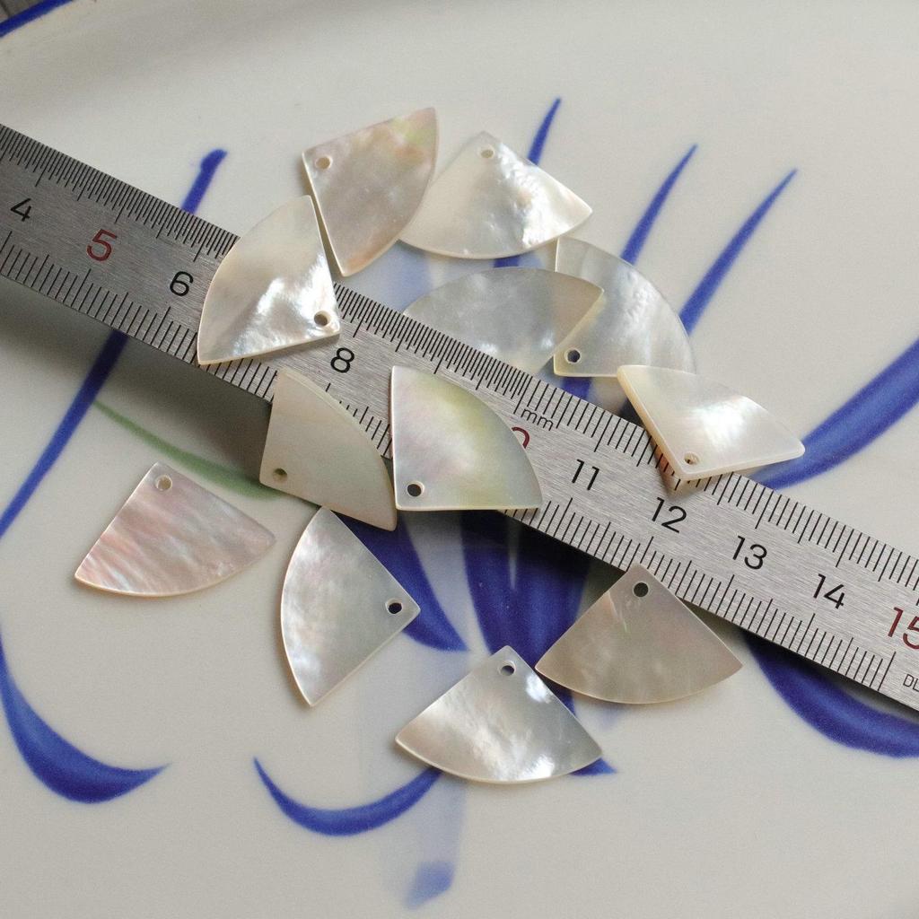 Natural Mother-of-Pearl Triangle Fan Pendant Charm, 15x23mm, Handmade Jewelry Accessory