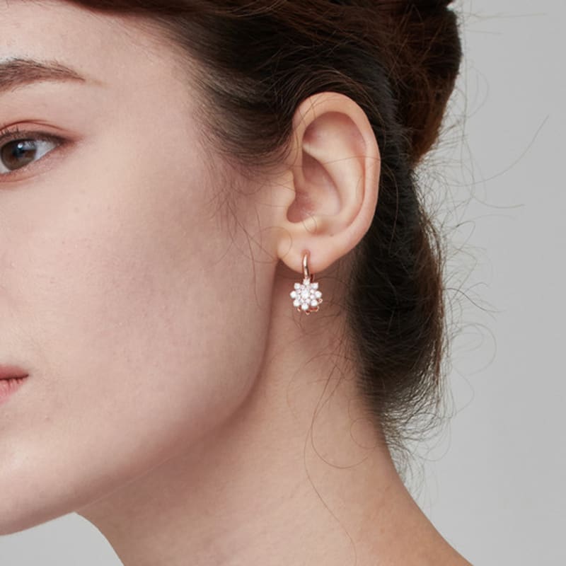 ELLE Jewelry 14K Goldplated Flower One-Touch Earrings ELGPEE486