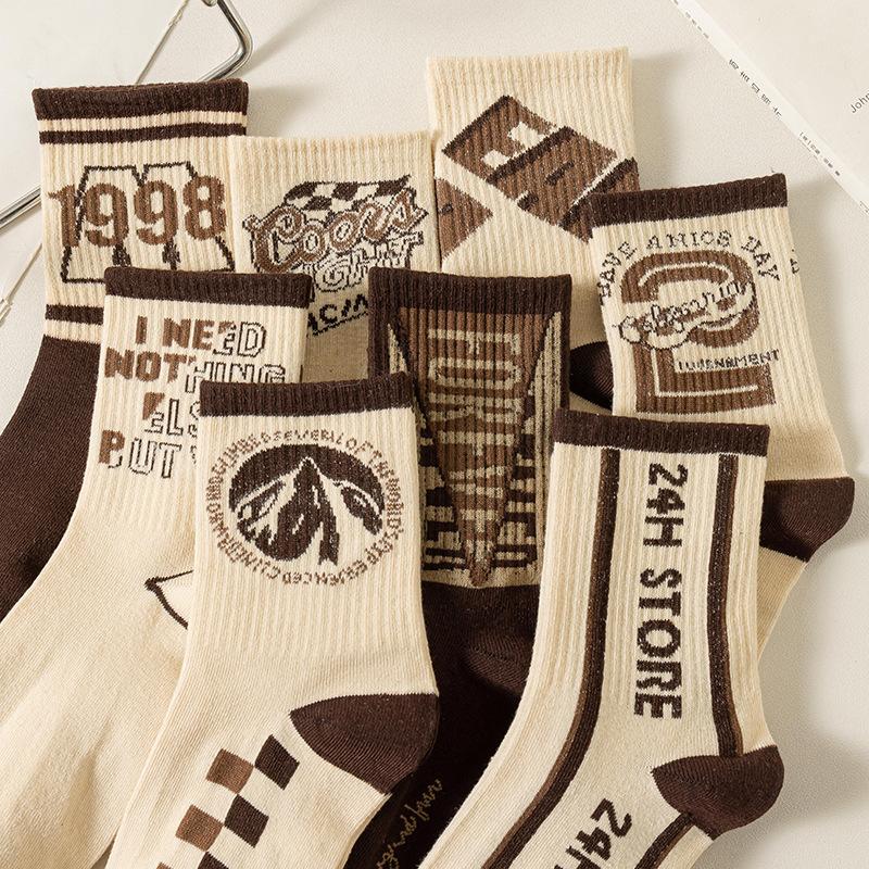 Female Spring and Autumn Retro Versatile Sports Basketball Anti Odor Student Mid Calf Socks