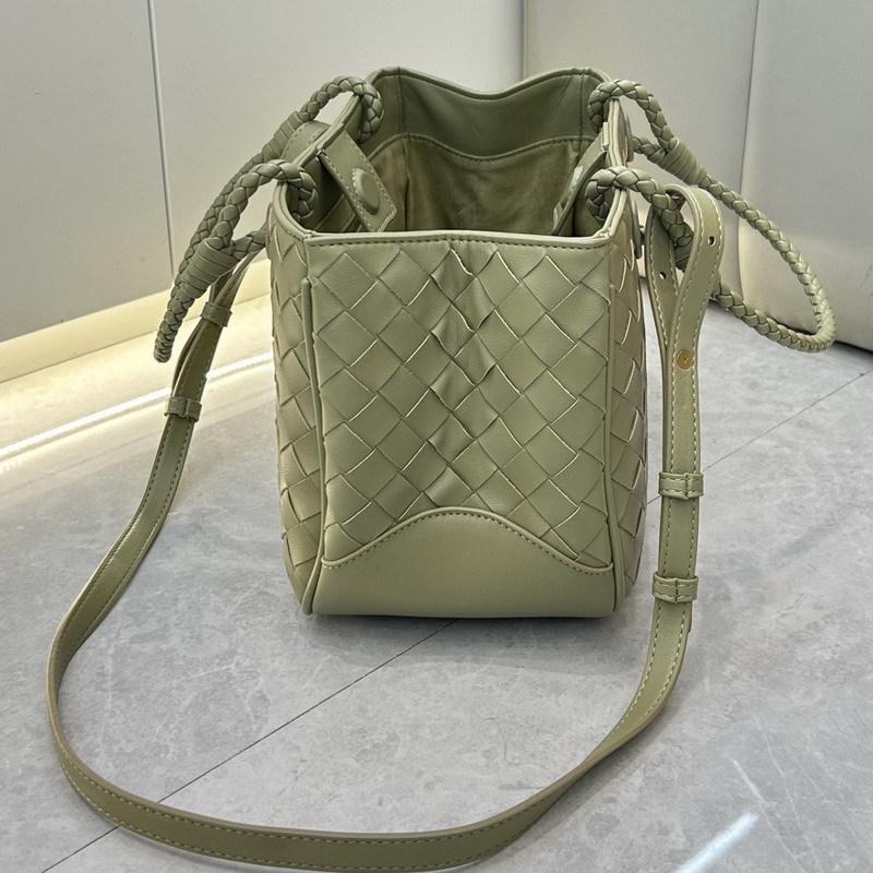 New woven leather handbag vegetable basket, basket bag tote bag, shoulder messenger bag, women's large capacity