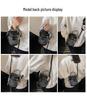 Minimalistická crossbody taška s barevnými bloky: Dámská válcová kabelka na podzim/zimu 2025 - Pokročilá, módní, všestranná