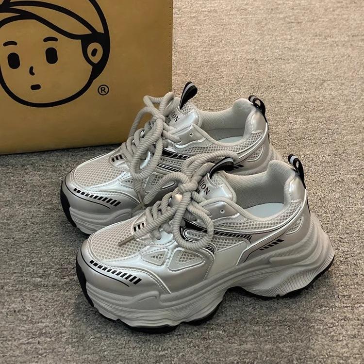 

Папины кроссовки для девочки 2025 Новые осенне-зимние флисовые хлопковые кроссовки на универсальной толстой подошве, увеличивающие рост, повседневные кроссовки 40