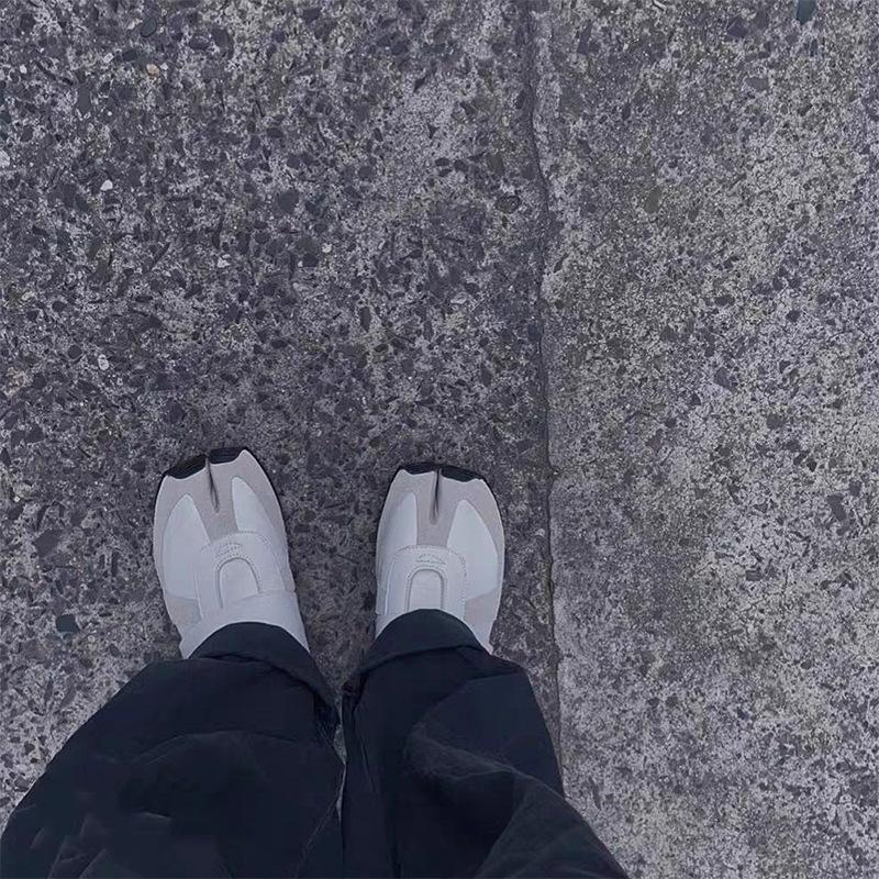 Fashion White Round Split Toe Colorblock Sneakers Japanese Style Hook & Loop Women Shoes Comfortable Breathable Flats Chaussure Femme