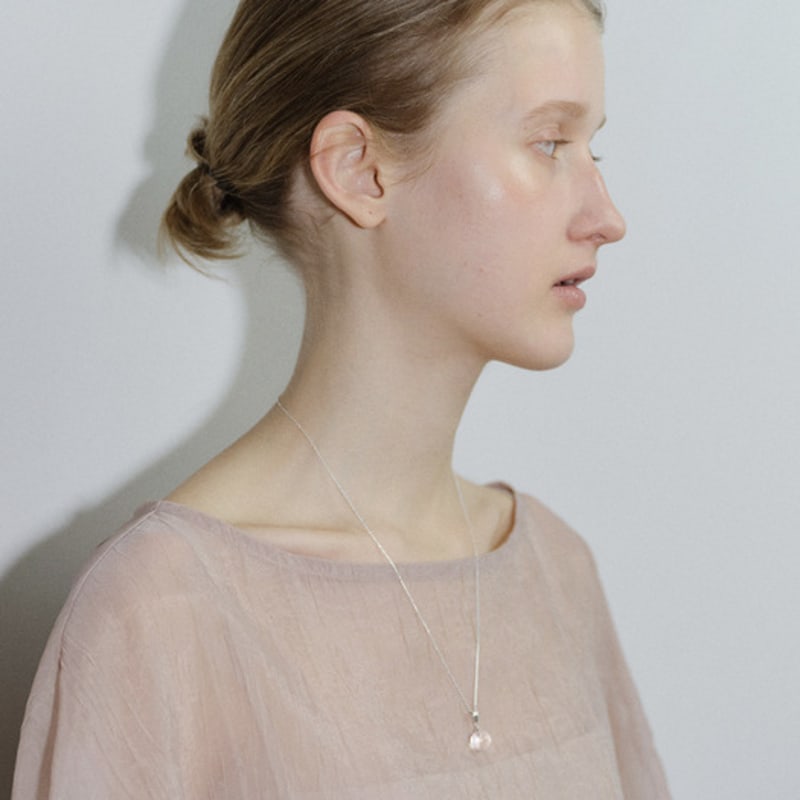 Ovbeige [VEI] 925silver WHITE QUARTZ BELL NECKLACE