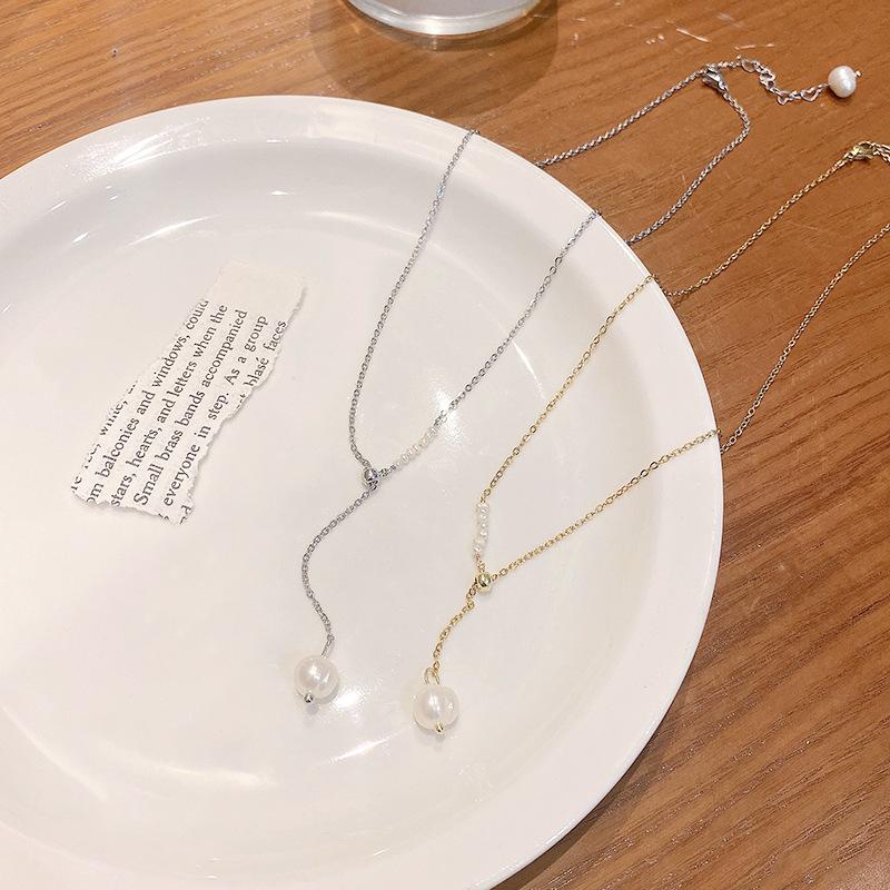 Freshwater pearl pendant necklace women's light luxury niche design titanium steel clavicle chain temperament