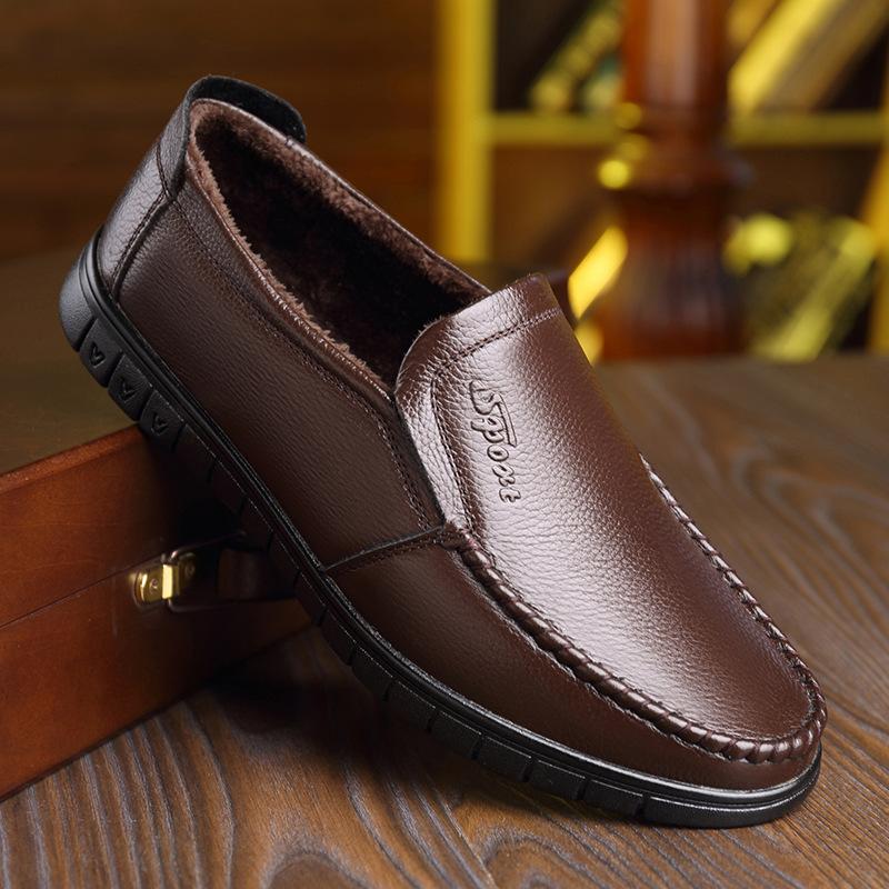 

Кожаная обувь мужская кожаная повседневная осень и зима мужская теплая и бархатная для пожилых две хлопковые мягкая подошва плоская подошва мужчина среднего возраста папины кроссовки 45