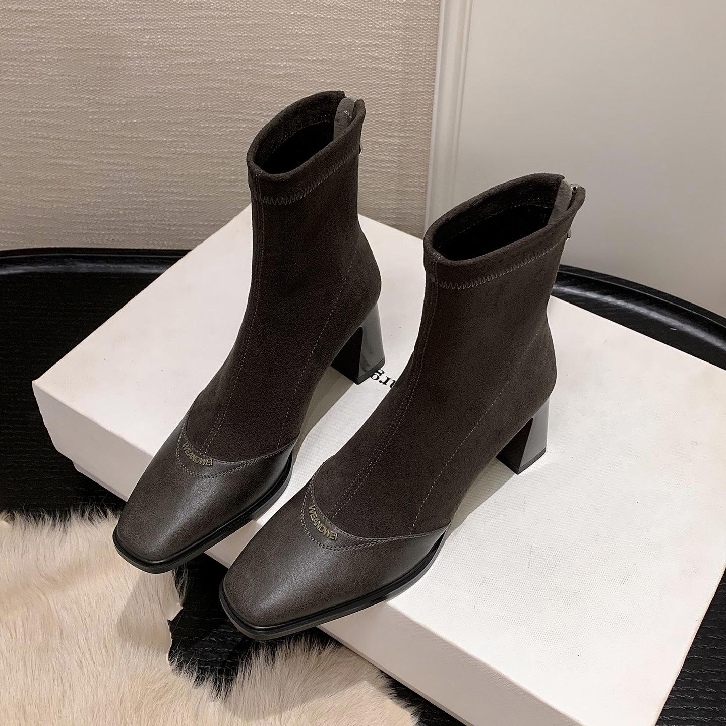 

7 см Корейская версия модные комбинированные эластичные тонкие ботинки 2025 осень и зима новые квадратный носок толстый каблук задняя молния высокий каблук короткие ботинки 40