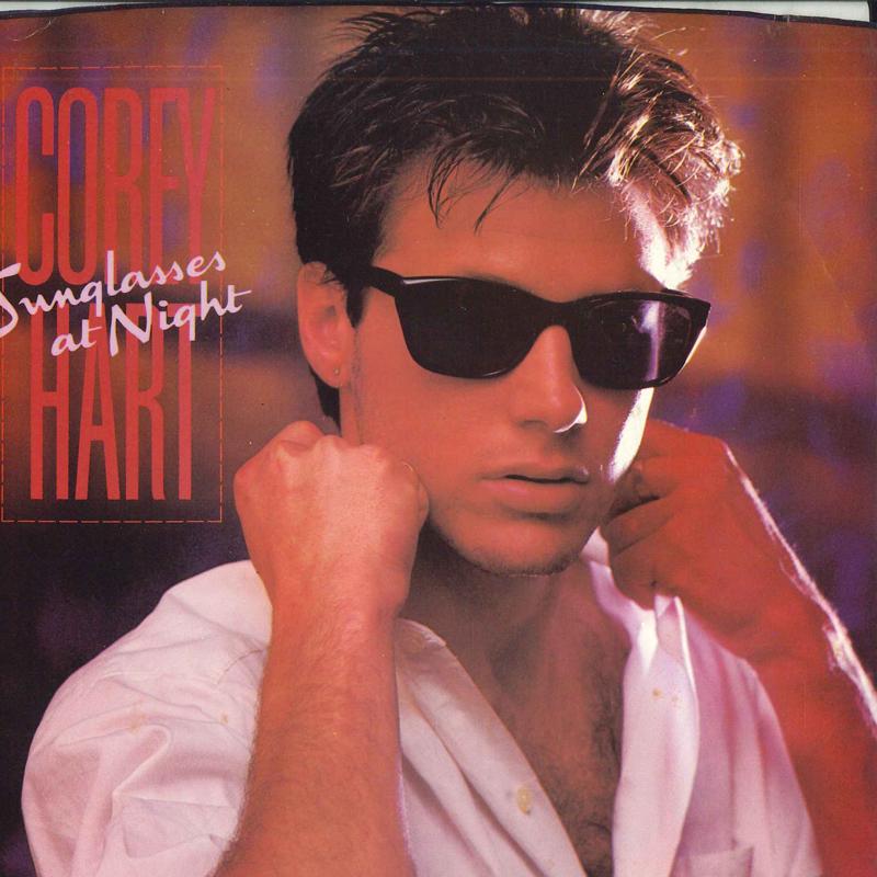 

7-дюймовая пластинка COREY HART Sunglasses At Night At The Dance B8203 EMI AMERICA 1983 США Танцевальная Электроника Б/у