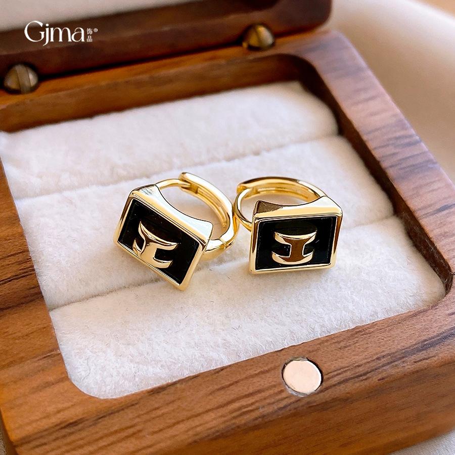 European and American retro simple square oil drop letter earrings, ear buckles, personalized versatile earrings, women