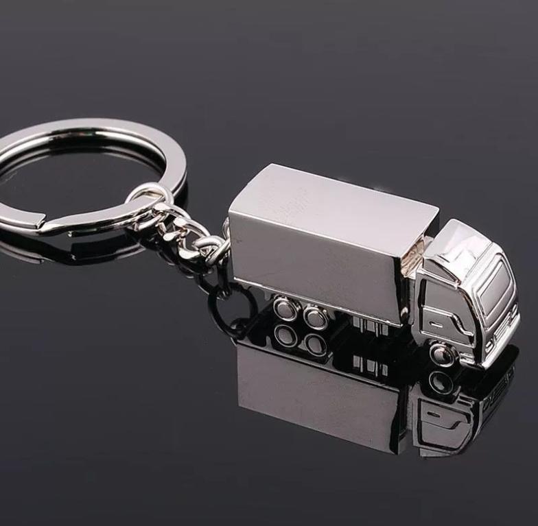 Creative Truck Style Model Keychain Fashion Metal Car Key Chain Custom Silver for Men Bag Keyring Ring Accessorie Gift