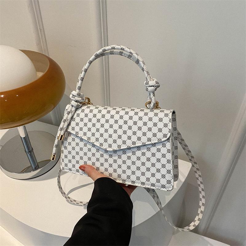 Portable Small Square Bag Women's New Fashion Shoulder Bag Spring Casual Fashion Personalized Beautiful Messenger Bag