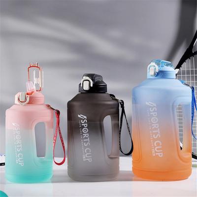 Sport Wasserflasche Erinnerung Silikon Sith Stroh Wasserflasche Artikel Fitness Große Flaschen 1500ML / 2300ML / 3800ML Sport