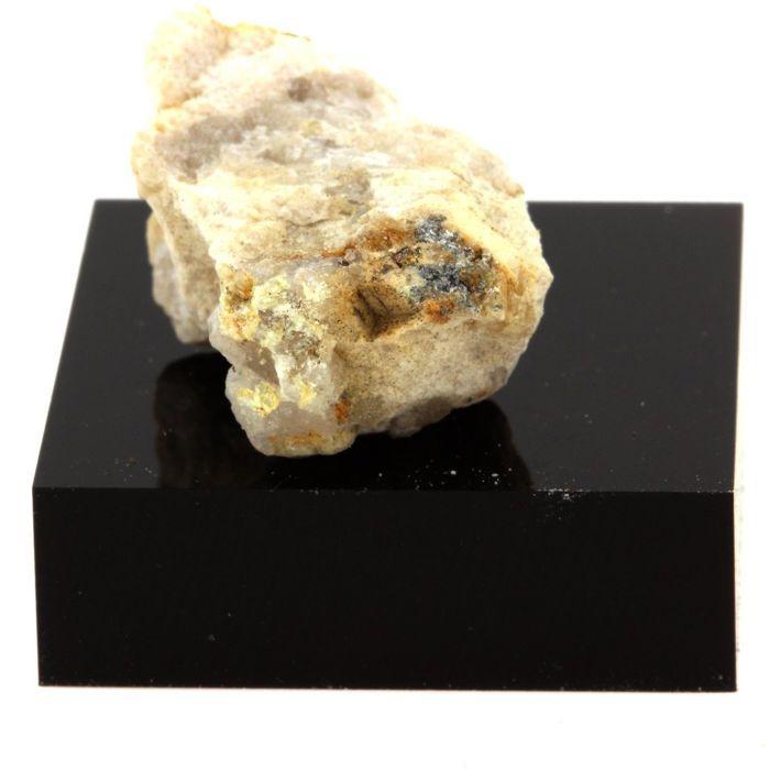 Quartz + Chalcopyrite 26.5 carats