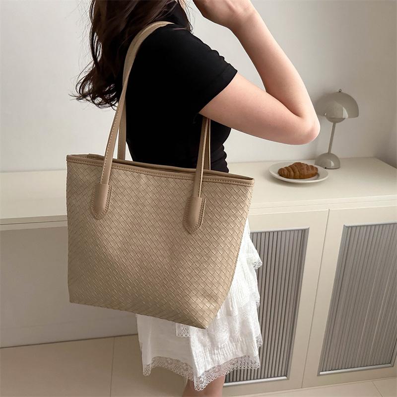 Large Capacity Women'S Bag Fashion Shoulder Bag Niche Versatile Underarm Bag Texture Pu Tote Bag
