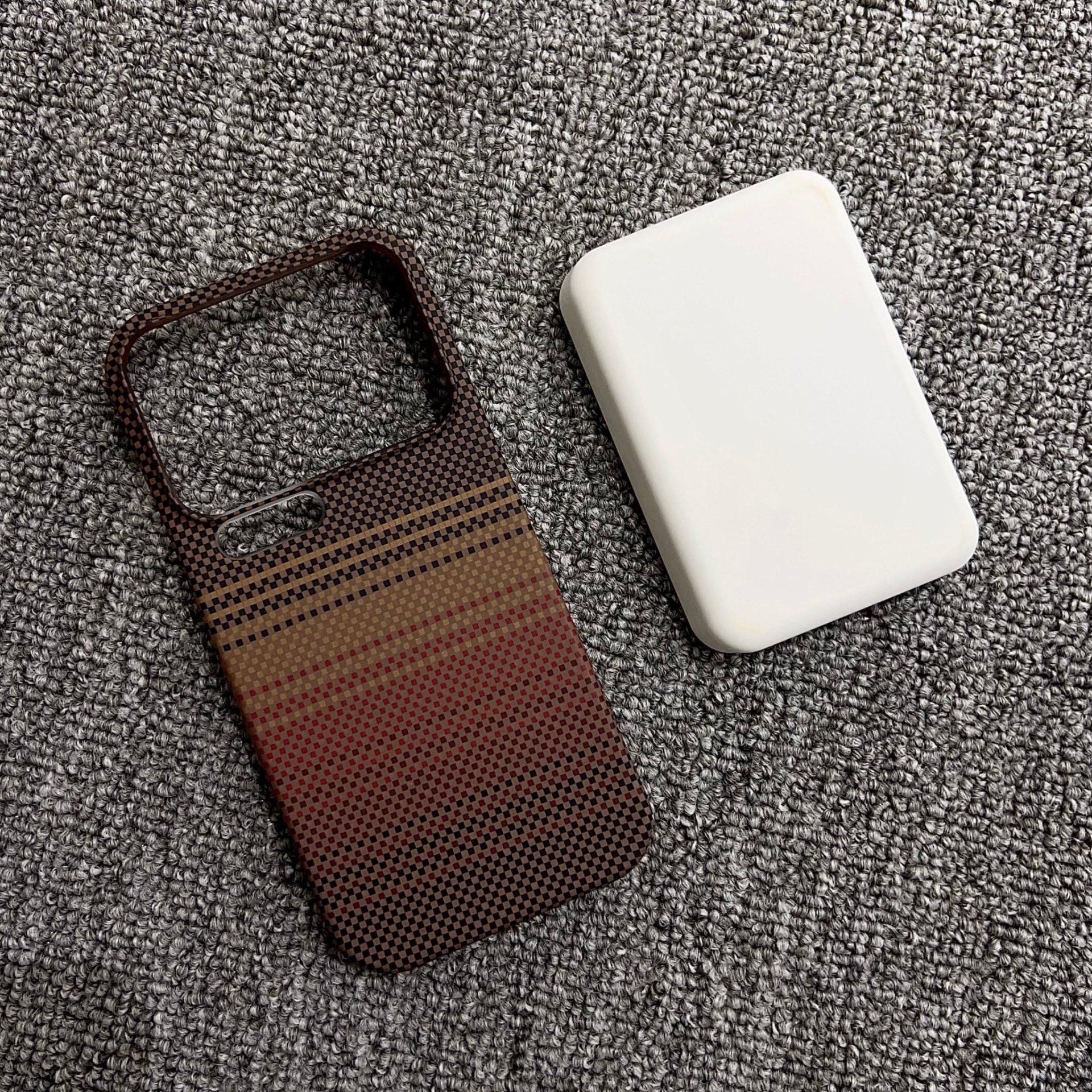 Ультратонкий магнитный чехол из кевлара и углеродного волокна для 17 Pro Max Xiaomi 15 Ultra