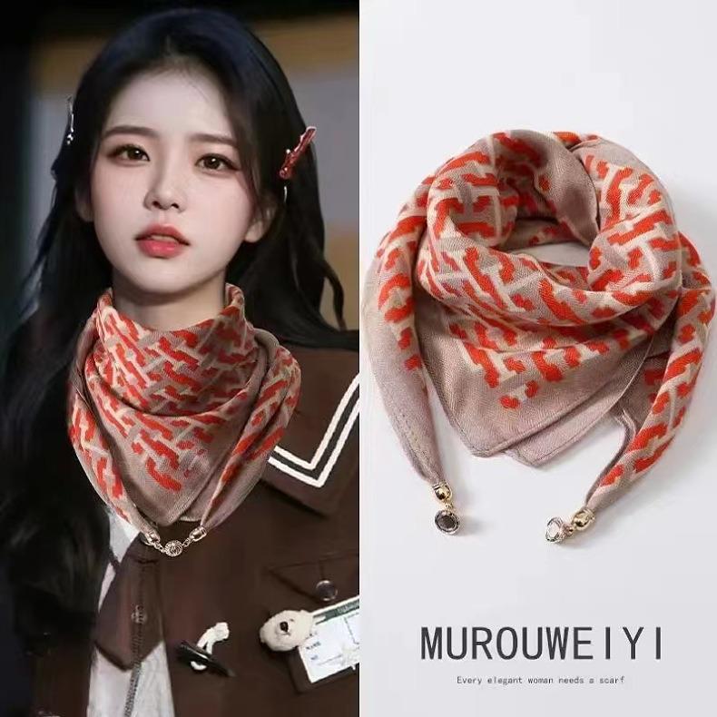 Women's Magnetic Silk Scarf: Warm, Versatile Neck Protection with Gold Ball Detail for Autumn & Winter.