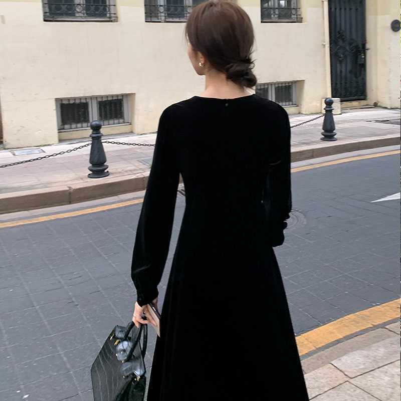 High sense French Hepburn style small black dress evening dress with coat backing black golden velvet dress women's autumn