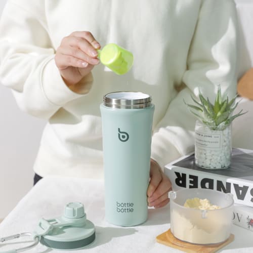 BOTTLE BOTTLE Sports Water Bottle, 800ml, Portable, Insulated, Protein Shaker, Sports Drink Compatible, Outdoor Water Bottle, Direct Drinking, Easy To