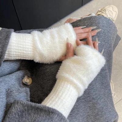 Plush Fingerless Knit Gloves – Warm, Versatile Winter Wear for Students and Office Use