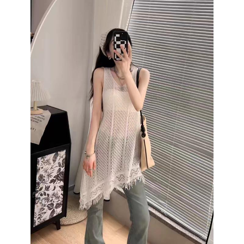 

Новое трикотажное платье без рукавов с V-образным вырезом и бахромой 2025 Осень Женская мода Свободная ажурная длинная блузка Жилет Повседневный трикотажный топ Тонкая блузка с кисточками и ажурным узором one size белый