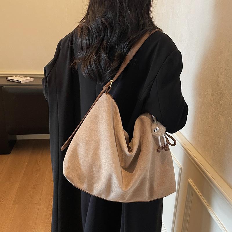 Suede Bag Women's Large Capacity 2025 New Autumn and Winter Matte Retro Messenger Bag Casual Commuter Tote Bag