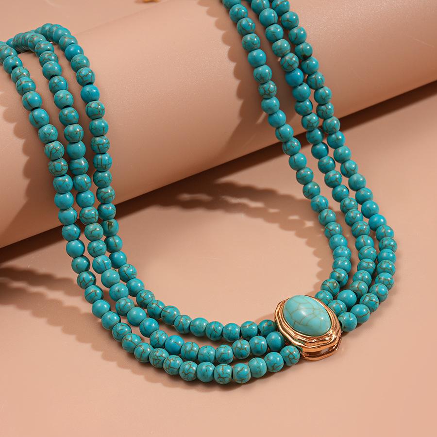 European and American acrylic irregular oval beaded necklace light luxury niche collarbone chain personalized exaggerated item decoration