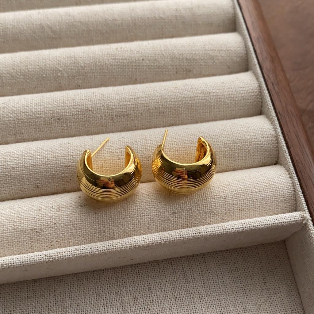 Classic Simple C-shaped Earrings Three-dimensional Low-key Exquisite Earrings Personalized Advanced