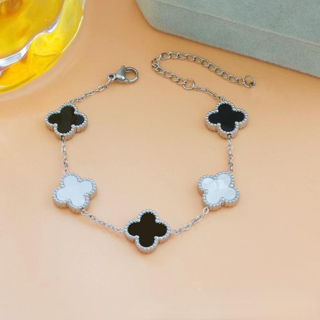 13MM Silbernes vierblättriges Kleeblatt Titanarmband - Doppelseitig, kein Ausbleichen