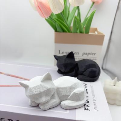 Cute Low Polygon Sleeping Cat, 3D Printed Lying Cat Statue, Super Cute Sleeping Kitten with Polygon Design, Cat Enthusiast Gift