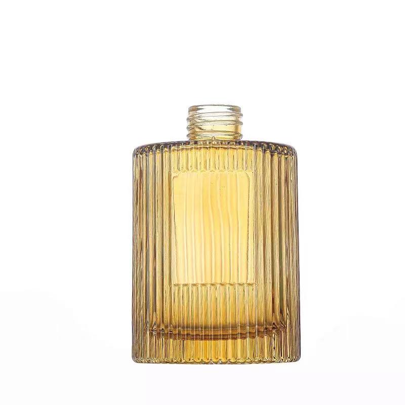 High-Value Vertical Stripe Large Capacity Glass Aromatherapy Bottle with Diffuser Sticks for Creative Home Decoration.