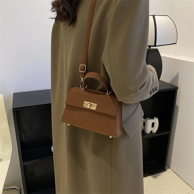 Bag Women's Bag New 2 Spring Fashion Crossbody Simple Commuter Bag Tide Simple Shoulder Popular Bag