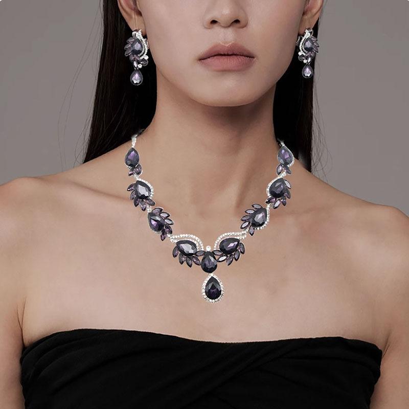 Water drop pendant necklace light luxury high sense fashion niche exaggerated collarbone chain temperament elegant necklace