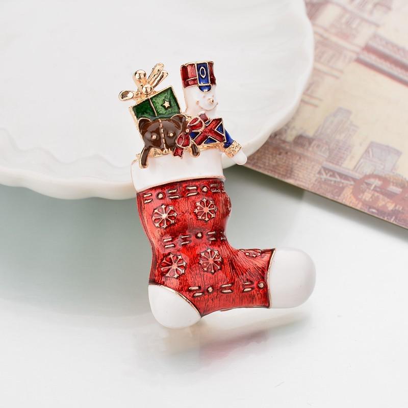 Z1236 Festive Brooch: European & American Christmas Wreath & Santa Claus Tree Design