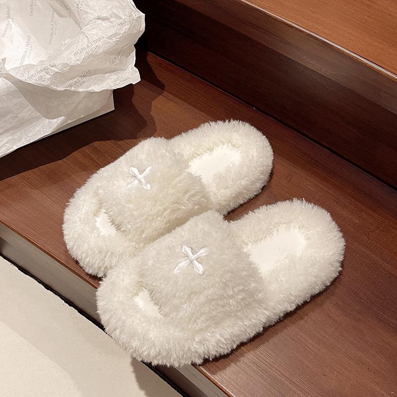 Internet-Berühmtheit Europäische dicksohlige flauschige Hausschuhe Damen Herbst- und Winterbekleidung 2025 neu ins trendige Mode Zuhause Kreuz vielseitig