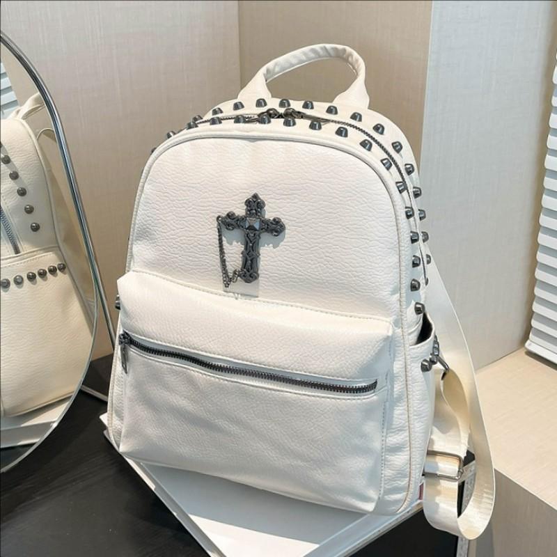 Stilvoller Punk Rock Rucksack mit Kreuzmotiv Nieten Unisex Streetwear Reisetasche Teens 20L PU Design