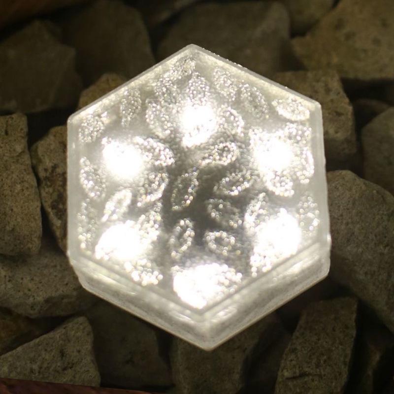 Waterproof Solar Outdoor Villa Courtyard Lamp: Ice Brick Design for Gardens and Balconies