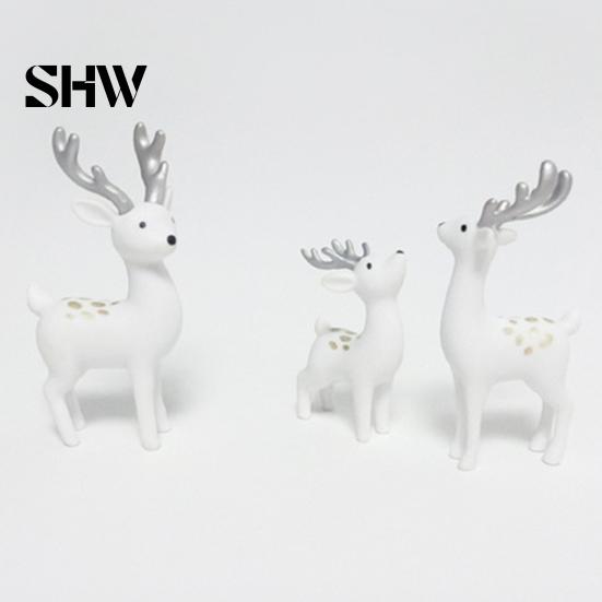 Creative Gift for Animal Lovers 3 Pcs Mini Deer Figurines, Cute Woodland Decoration, Miniature Durable PVC Car Interior Reindeer Statues Fairy