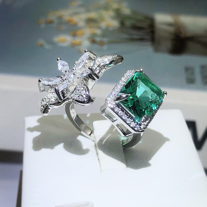 Exquisite Square Flower Ladies Opening Ring Stamp Fashion Full Diamond Set Green Zircon Ring Party Wedding Gift